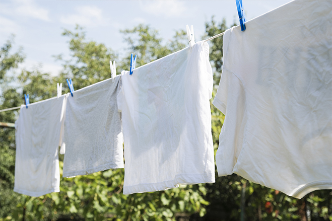 Comment résoudre les problèmes de taches de crème solaire sur les vêtements avec Corine de Farme ? Comment résoudre les problèmes de taches de crème solaire sur les vêtements avec Corine de Farme ?